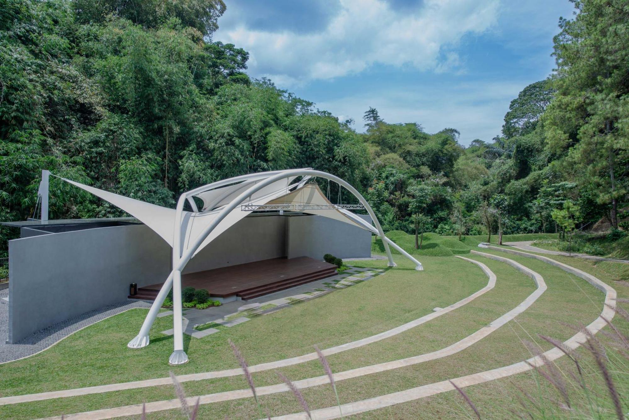 למבאנג The Gaia Hotel Bandung מראה חיצוני תמונה